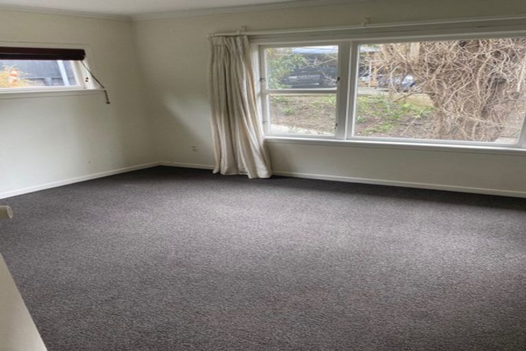 Photo of property in 4 Seaview Road, Paremata, Porirua, 5024