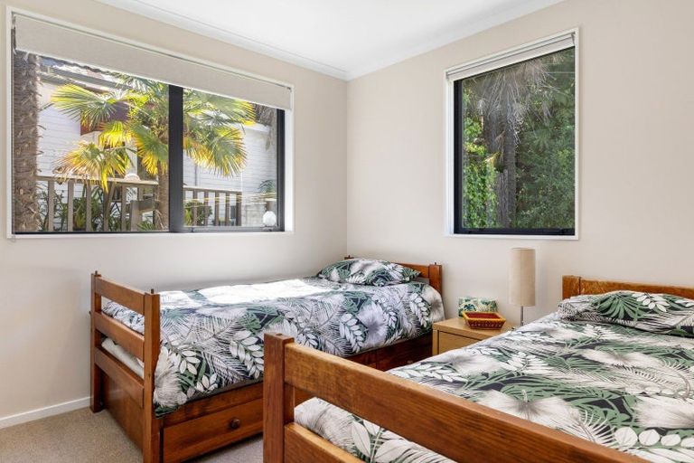 Photo of property in 1/202 Lake Terrace, Waipahihi, Taupo, 3330