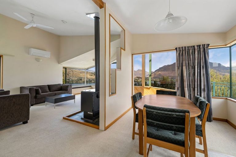 Photo of property in 23 Golden Terrace, Queenstown, 9300