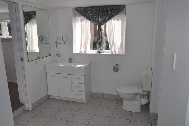 Photo of property in 1/9 Newhaven Terrace, Mairangi Bay, Auckland, 0630