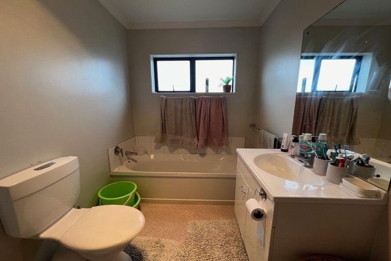 Photo of property in 8 Hansen Place, Takanini, 2112