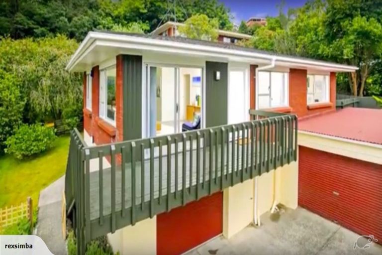 Photo of property in 2/20 Malters Place, Browns Bay, Auckland, 0630