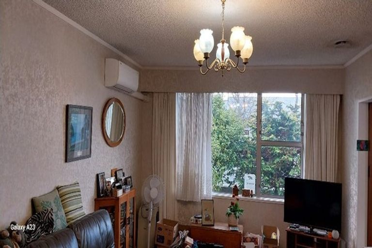 Photo of property in 2/166 Waterloo Road, Hutt Central, Lower Hutt, 5010