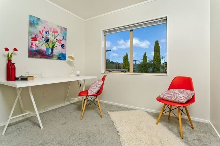 Photo of property in 4 Owl Court, Unsworth Heights, Auckland, 0632
