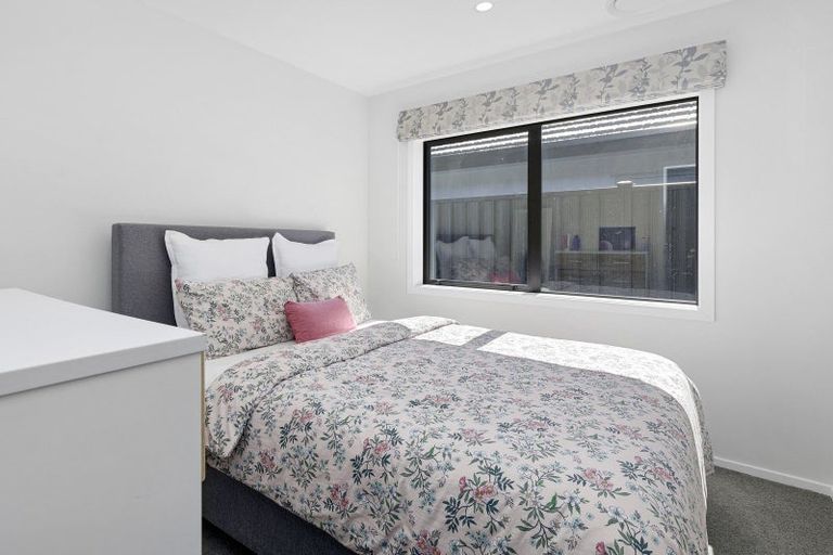 Photo of property in 21 Thornbury Lane, Timberlea, Upper Hutt, 5018