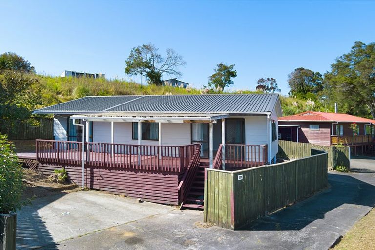Photo of property in 1/76 Chilcott Road, Henderson, Auckland, 0612
