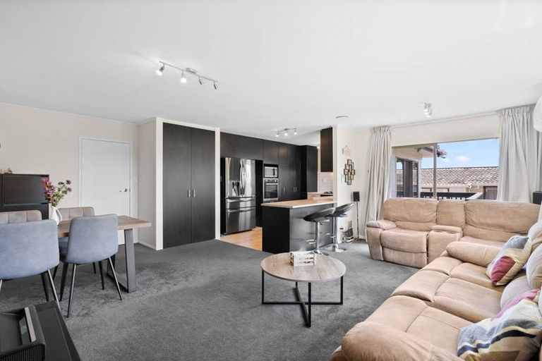 Photo of property in 4 Wesleydale Place, Papakura, 2110