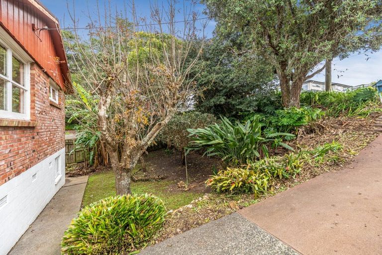 Photo of property in 5 Ngataringa Road, Devonport, Auckland, 0624