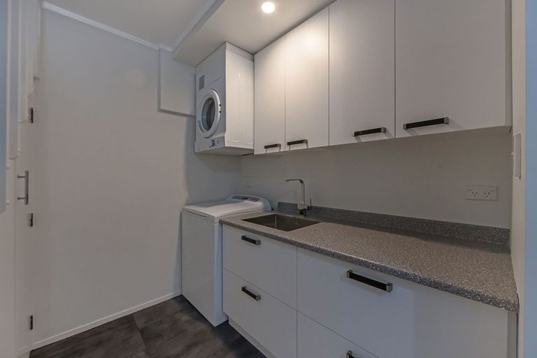 Photo of property in 3 Otanerua Road, Hatfields Beach, Orewa, 0931