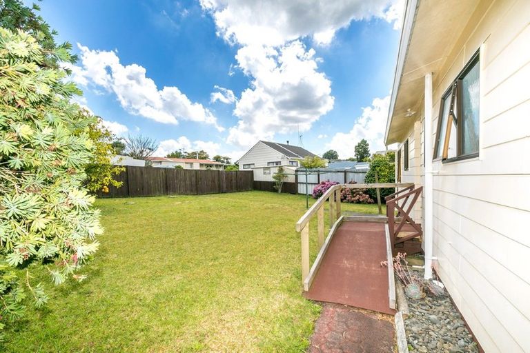 Photo of property in 32 Foster Road, Temple View, Hamilton, 3218