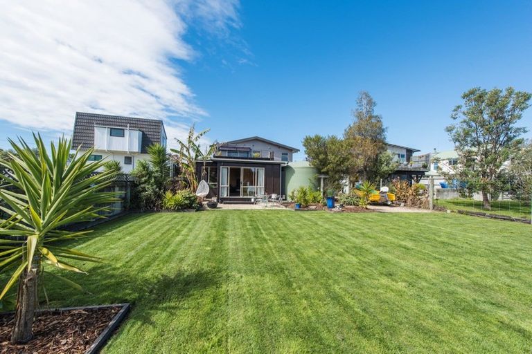 Photo of property in 10 Cliff Road, Tasman, Upper Moutere, 7173