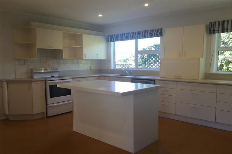 Photo of property in 41 Larsen Crescent, Tawa, Wellington, 5028