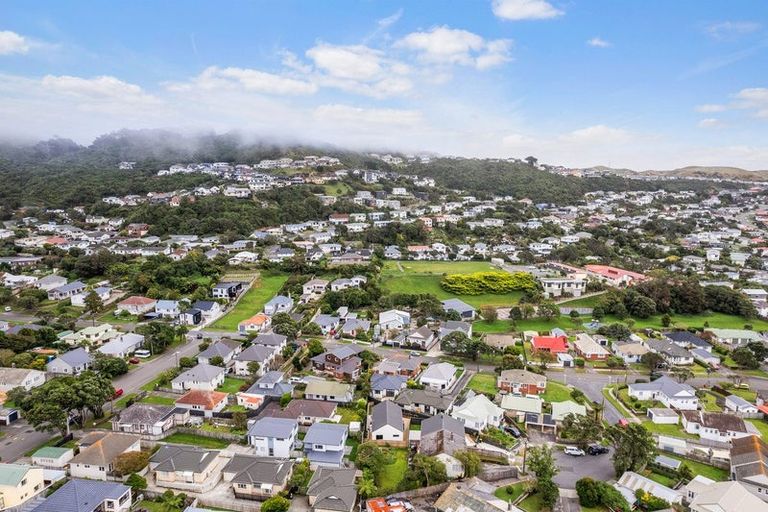 Photo of property in 6a Rudyard Crescent, Johnsonville, Wellington, 6037