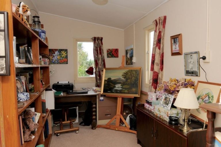 Photo of property in 1 Parsonage Road, Waimate, 7924