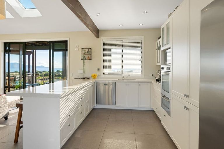 Photo of property in 8 Beachview Grove, Peka Peka, Waikanae, 5391