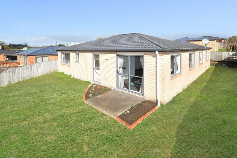 Photo of property in 56 Woodbank Drive, Glen Eden, Auckland, 0602