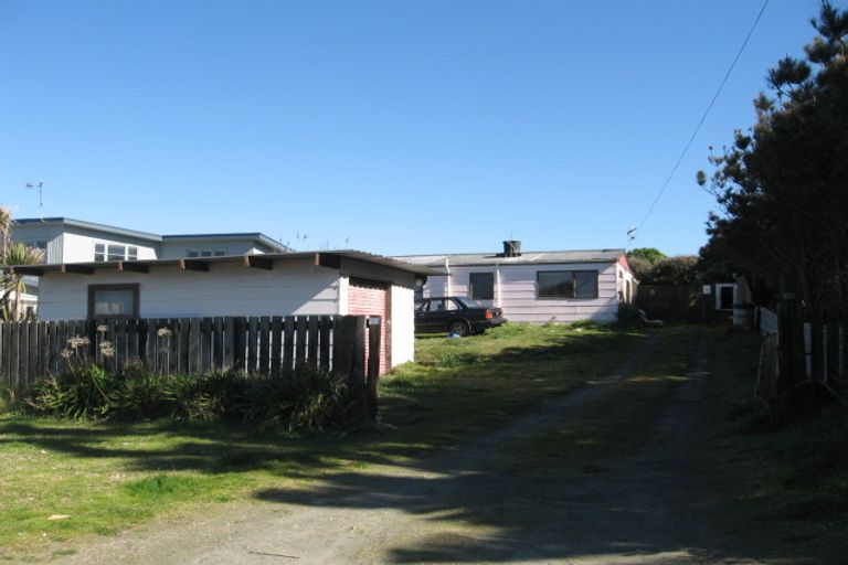 Photo of property in 30 Hunia Terrace, Himatangi Beach, Foxton, 4891