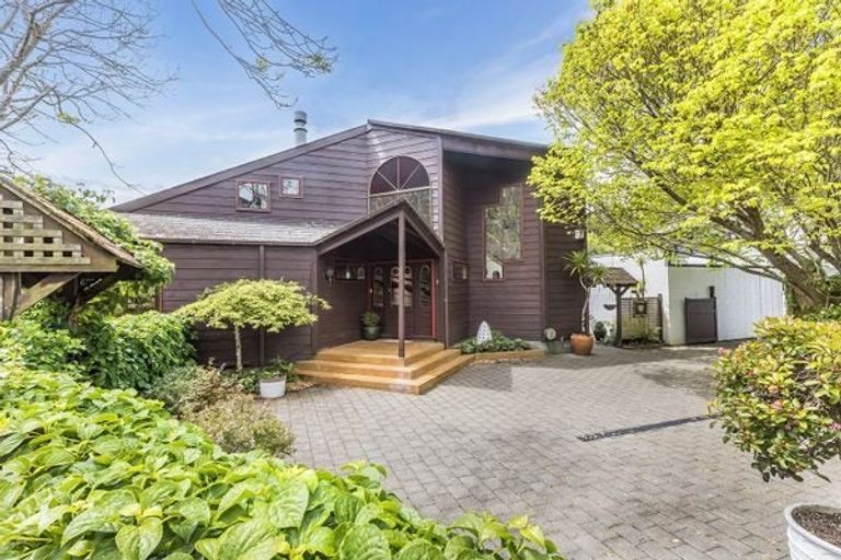 Photo of property in 426a Karori Road, Karori, Wellington, 6012