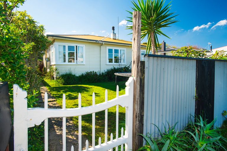 Photo of property in 79 Awapuni Road, Awapuni, Gisborne, 4010