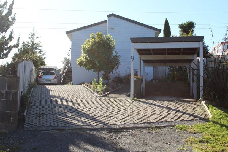 Photo of property in 1/9 Thistledew Place, Bayview, Auckland, 0629