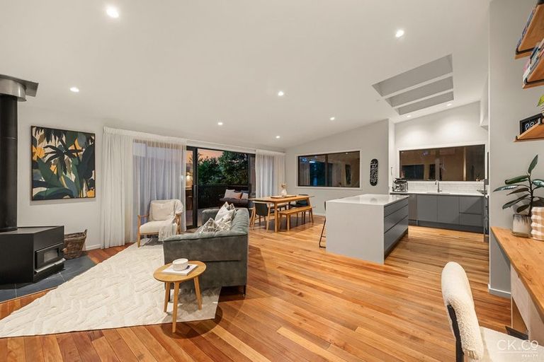 Photo of property in 12d Chatsworth Road, Silverstream, Upper Hutt, 5019