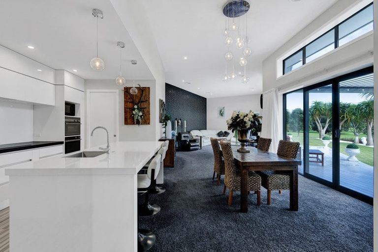 Photo of property in 10 Augusta Grove, Waiwhakaiho, New Plymouth, 4312