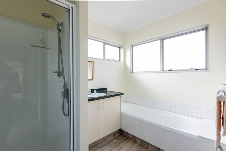 Photo of property in 2/52 Te Aute Road, Havelock North, 4130