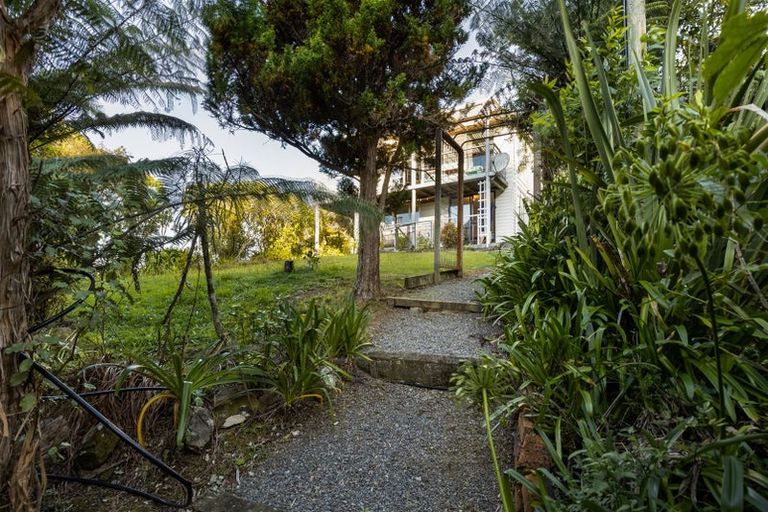 Photo of property in 659 Queen Charlotte Drive, Havelock, Picton, 7281