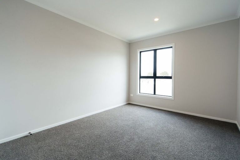 Photo of property in 12 Emmadale Lane, Hamilton East, Hamilton, 3216