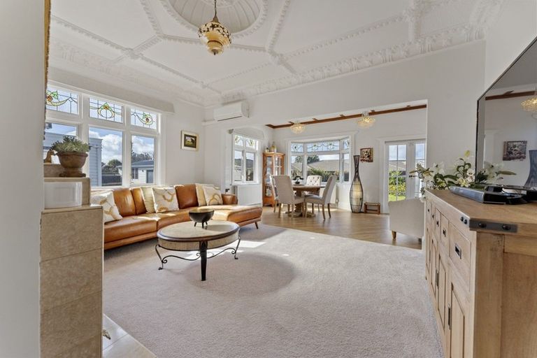 Photo of property in 39 Wallace Place, Westown, New Plymouth, 4310