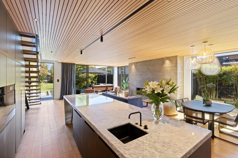 Photo of property in 40 Hewitts Road, Merivale, Christchurch, 8014