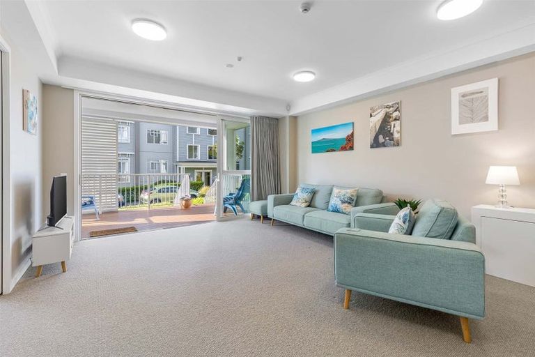Photo of property in 75 Panorama Heights, Orewa, 0931