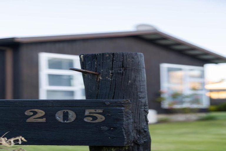 Photo of property in 205 Kenwood Drive, Matarangi, Whitianga, 3592