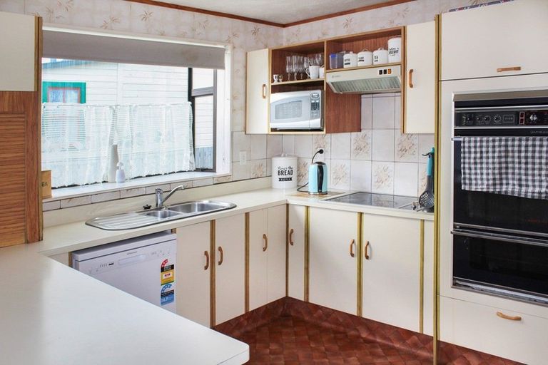 Photo of property in 2 Otanga Street, Dannevirke, 4930