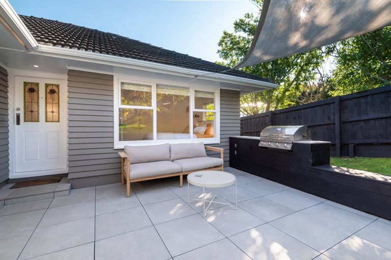 Photo of property in 1/13 Howard Road, Northcote, Auckland, 0627