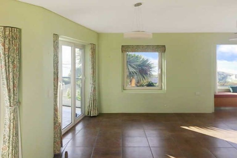 Photo of property in 21 Tuawera Terrace, Clifton, Christchurch, 8081