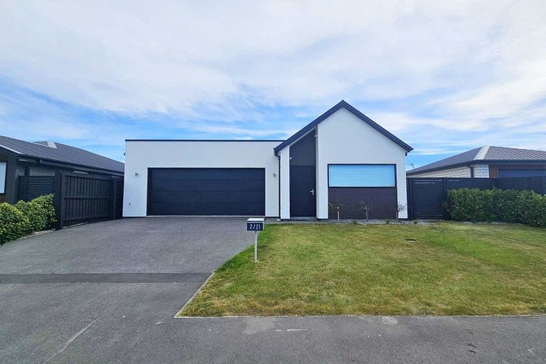 Photo of property in 2/21 Blakes Road, Belfast, Christchurch, 8051