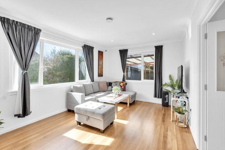 Photo of property in 136 Avonhead Road, Avonhead, Christchurch, 8042