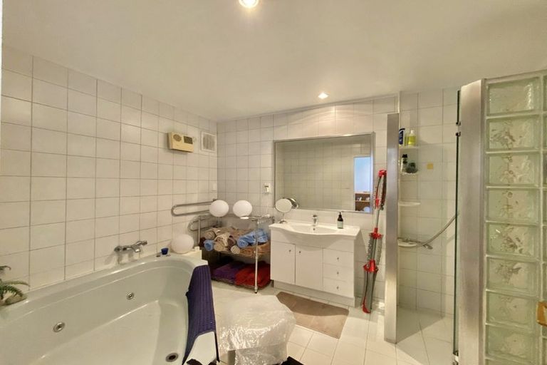 Photo of property in 30 Alexandra Road, Hataitai, Wellington, 6021