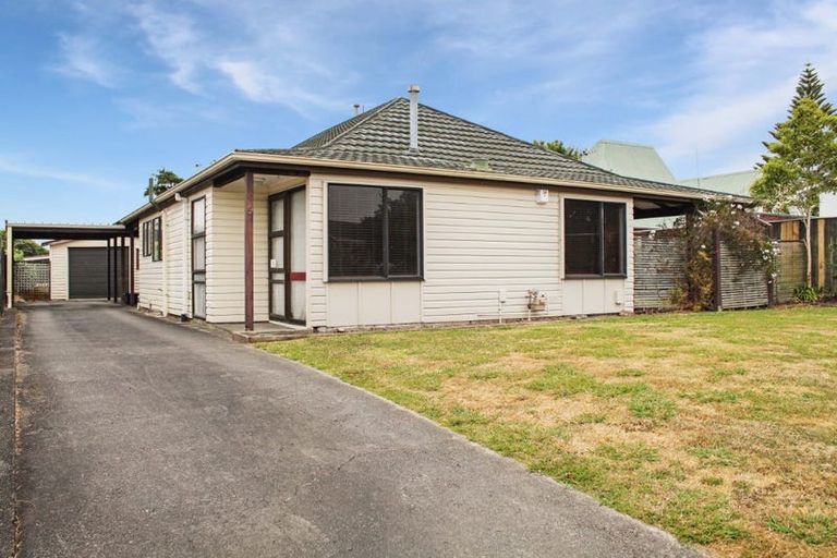 Photo of property in 9 Papawai Place, Milson, Palmerston North, 4414