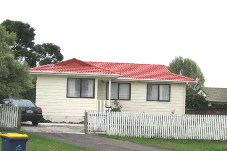 Photo of property in 5 Edwin Freeman Place, Ranui, Auckland, 0612