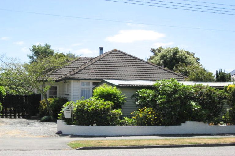 Photo of property in 16 Bentley Street, Russley, Christchurch, 8042