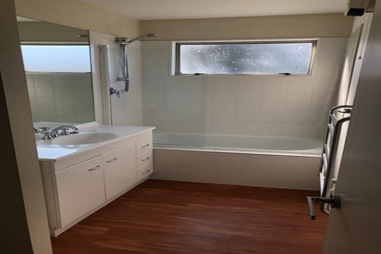 Photo of property in 1/1 Bengal Drive, Cashmere, Christchurch, 8022