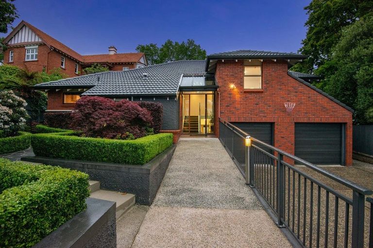 Photo of property in 10 Fifield Street, Roslyn, Dunedin, 9010