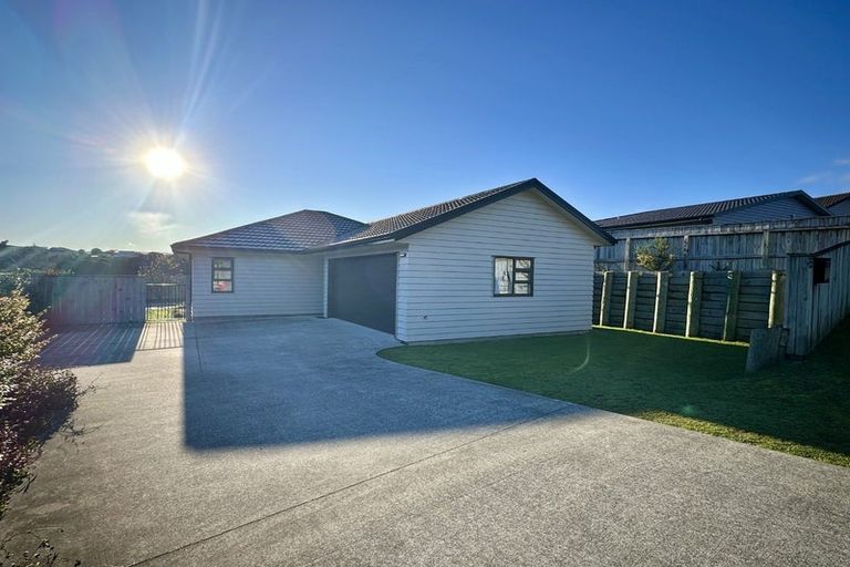 Photo of property in 6 Moonsail Drive, Whitby, Porirua, 5024