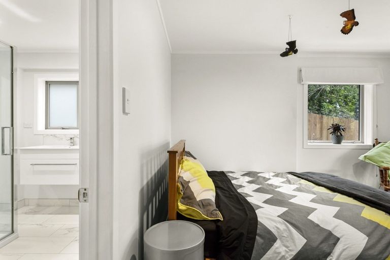 Photo of property in 24 Shanaway Rise, Hillcrest, Auckland, 0627