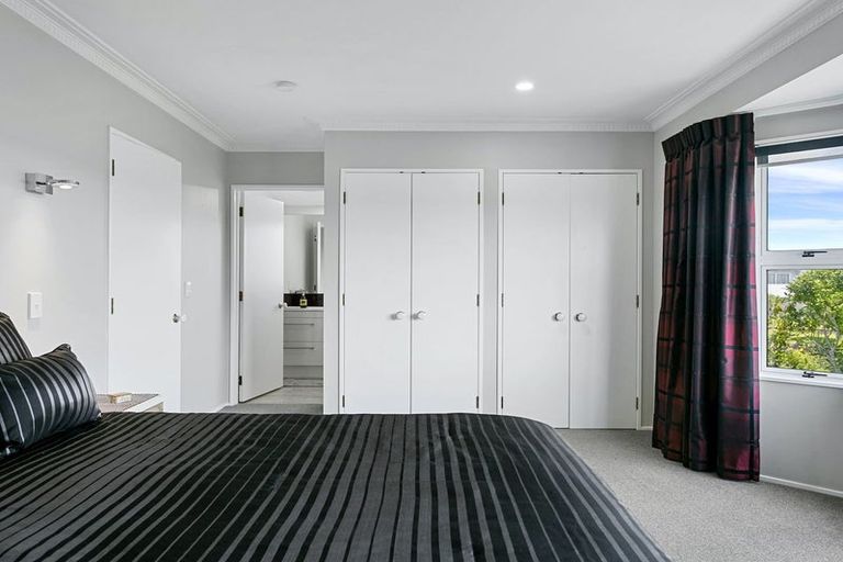 Photo of property in 2 Golders Place, Richmond Heights, Taupo, 3330