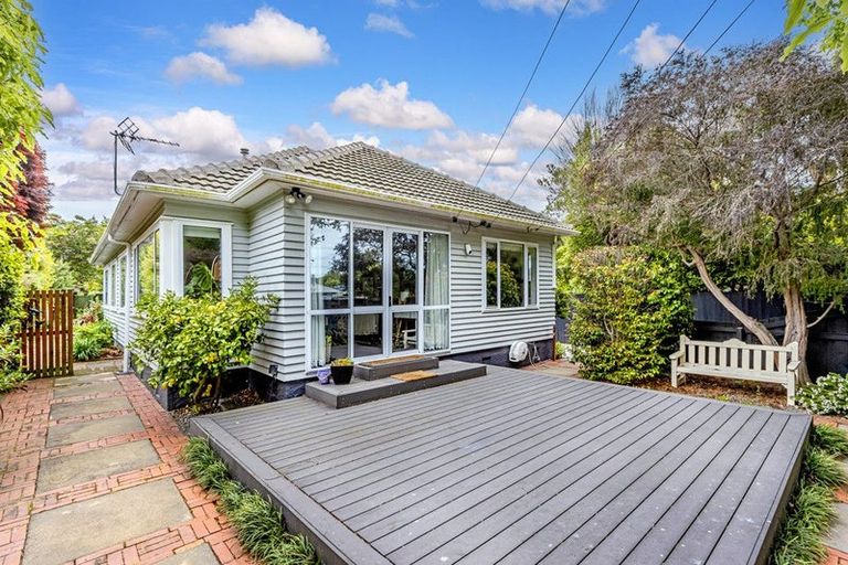 Photo of property in 6 Wilding Street, Saint Martins, Christchurch, 8022