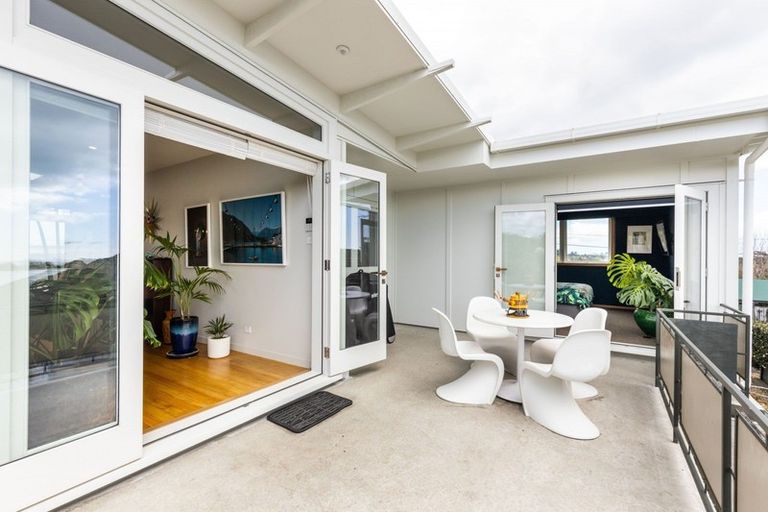 Photo of property in 189 Mangorei Road, Merrilands, New Plymouth, 4312