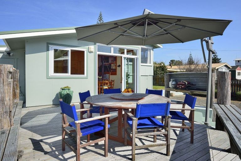 Photo of property in 10 Kuku Avenue, Mahia, Nuhaka, 4198